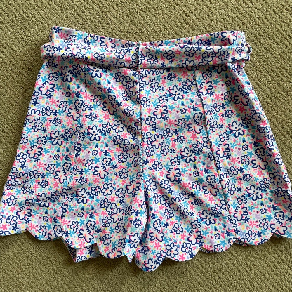Lilly Pulitzer tie waist shorts, like new - Picture 3 of 3